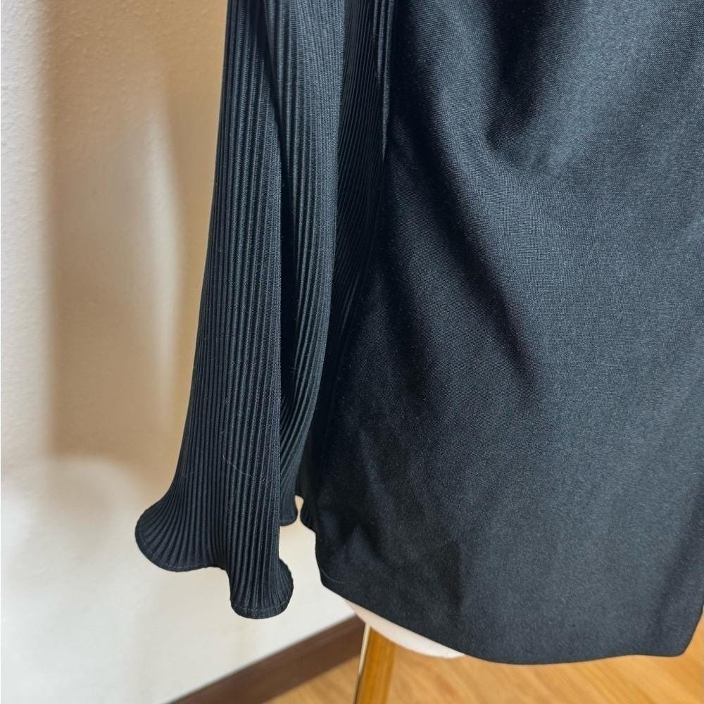 VTG 70s Koret of California Women's pleaded‎ blouse with square neckline. - Picture 9 of 13